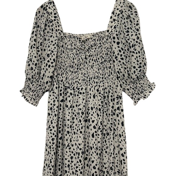Vine & Love Smocked‎ Midi Dress Square Neck Tiered Animal Print Dress - Picture 2 of 4